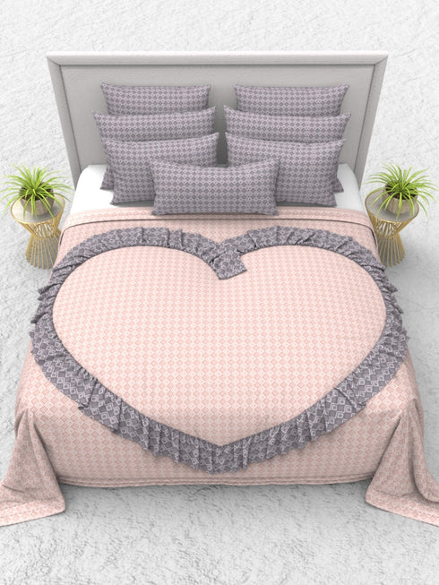 The White Moss Valentine Heart Winter comforter with 2 pillow covers